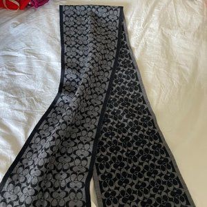 "Coach" scarf NWT